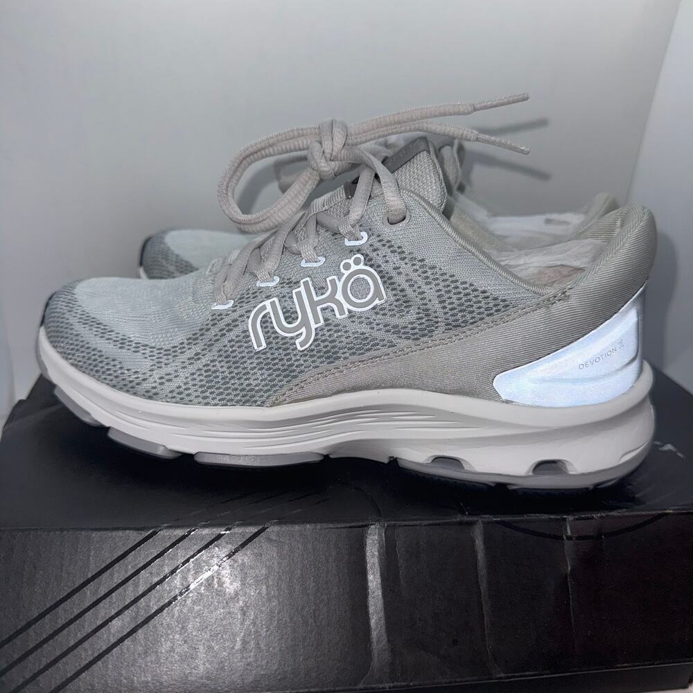 Ryka Devotion X Knitfab Si Walking Sneaker Women's US 5 1/2 Metallic Silver